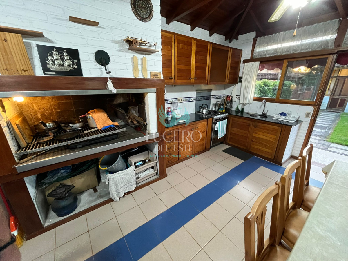 Casa ID.947 - Vende casa de 3 dormitorios en Pinares, Punta del Este 