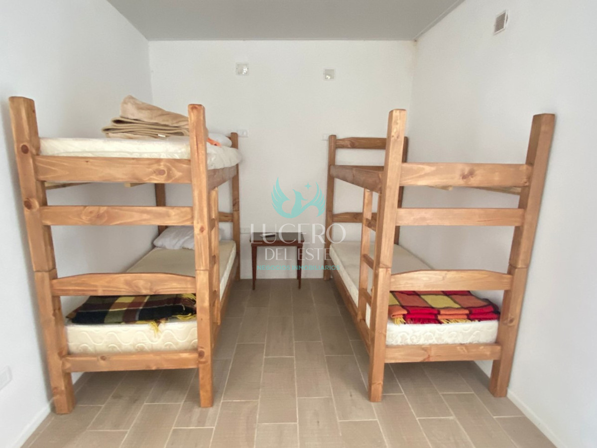 Casa ID.466 - Vendo CASA EN PLAYA MANSA EN VENTA, A METROS DEL MAR, EXCELENTE CONSTRUCCION