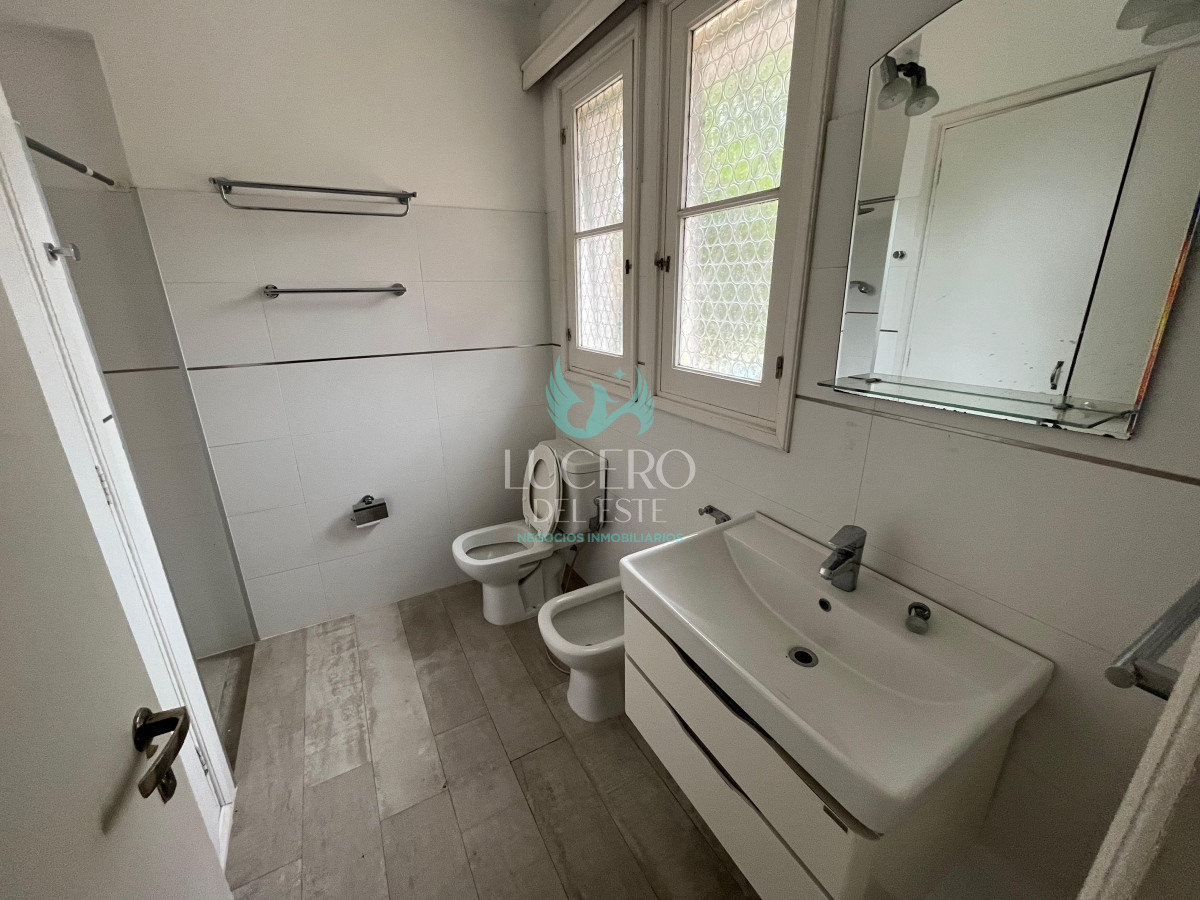 Casa ID.468 - Vendo Chalet de 3 dormitorios mas dependencia en venta en zona residencial