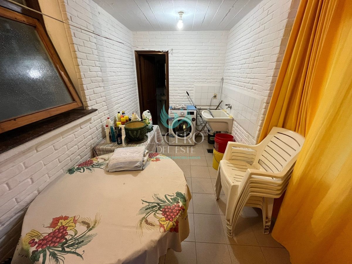 Casa ID.947 - Vende casa de 3 dormitorios en Pinares, Punta del Este 