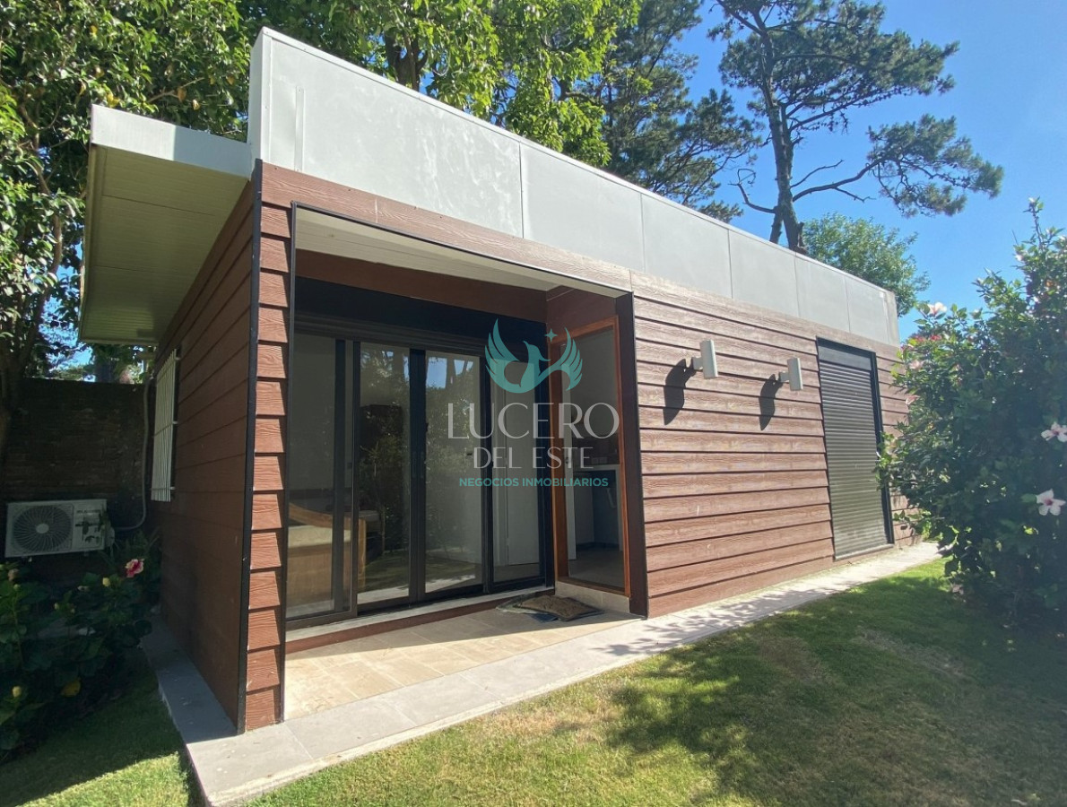 Casa ID.466 - Vendo CASA EN PLAYA MANSA EN VENTA, A METROS DEL MAR, EXCELENTE CONSTRUCCION