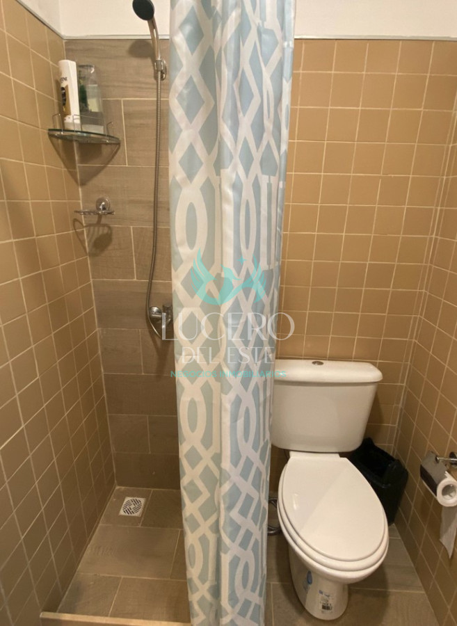 Casa ID.466 - Vendo CASA EN PLAYA MANSA EN VENTA, A METROS DEL MAR, EXCELENTE CONSTRUCCION