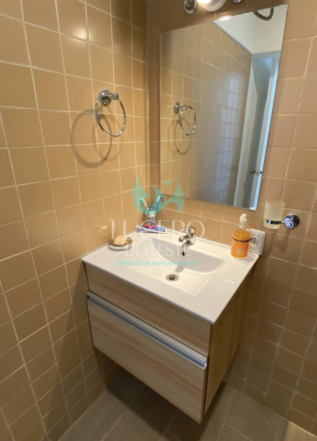 Casa ID.466 - Vendo CASA EN PLAYA MANSA EN VENTA, A METROS DEL MAR, EXCELENTE CONSTRUCCION