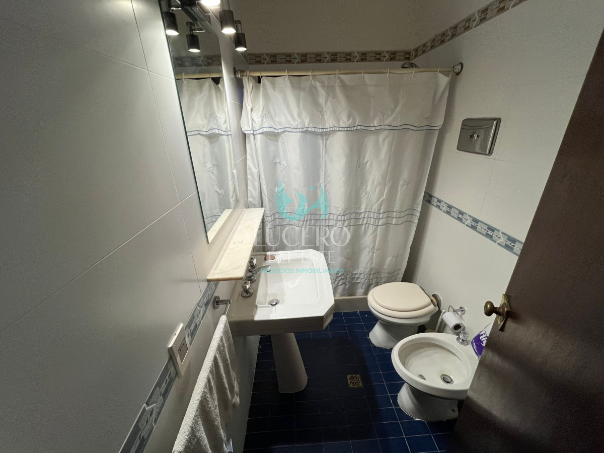 Casa ID.947 - Vende casa de 3 dormitorios en Pinares, Punta del Este 