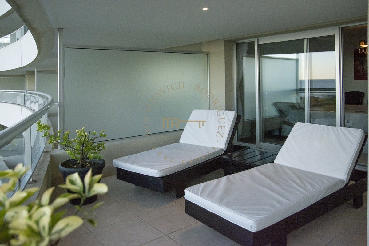 Apartamento ID.2947 - Departamento en venta frente al mar. Torre Lobos, Playa Brava, 3 dormitorios.