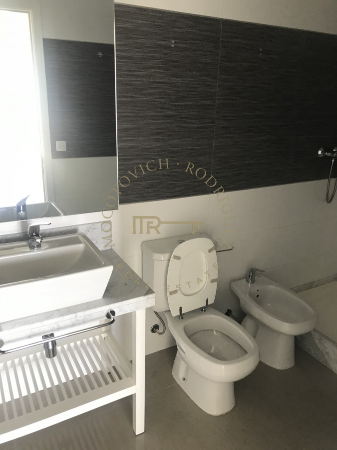 Apartamento ID.1594 - Apartamento en Torre One II. Al frente. unidad de 1 dormitorio en Punta del Este 