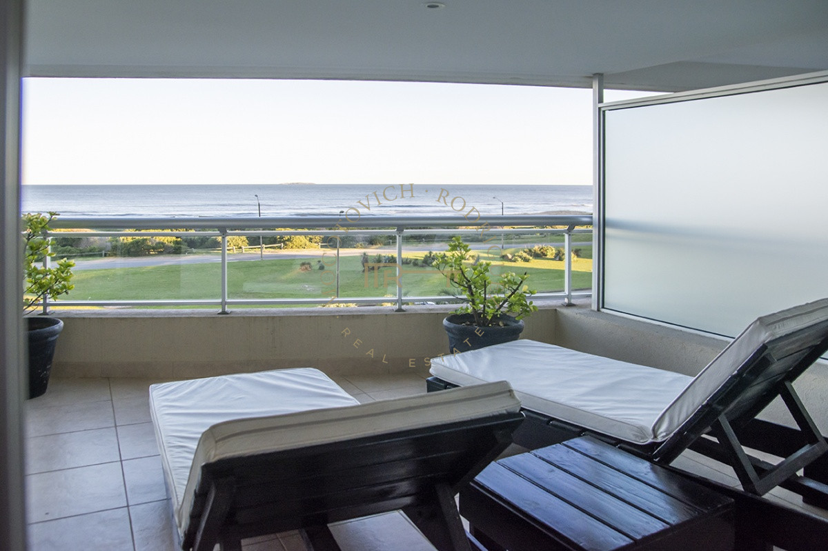 Apartamento ID.2947 - Departamento en venta frente al mar. Torre Lobos, Playa Brava, 3 dormitorios.
