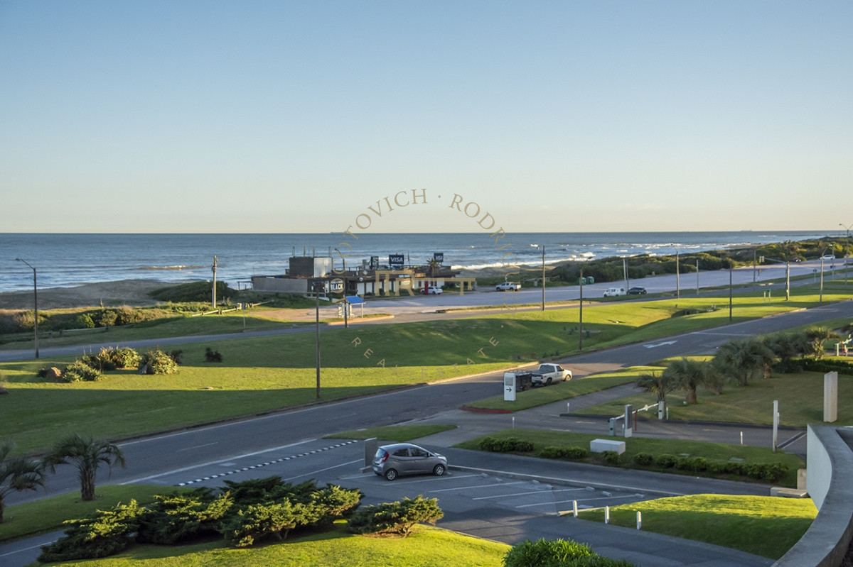 Apartamento ID.2947 - Departamento en venta frente al mar. Torre Lobos, Playa Brava, 3 dormitorios.
