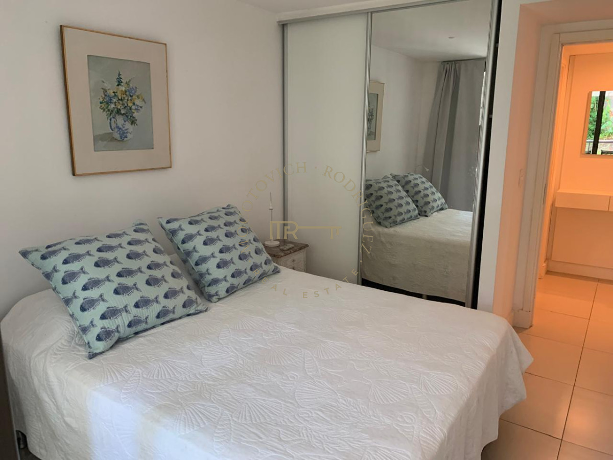 Apartamento ID.2043 - Vende apartamento de 1 dormitorio en edificio unique, Punta del Este