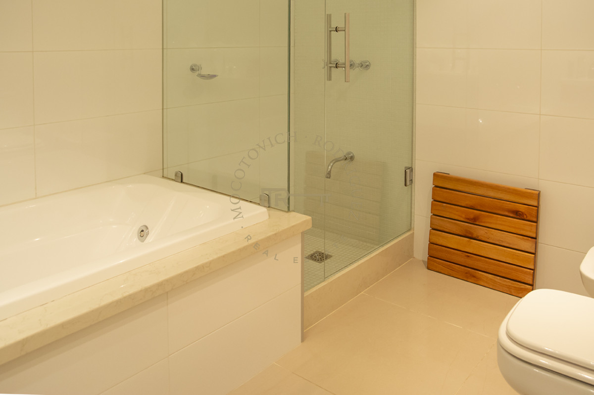 Apartamento ID.2947 - Departamento en venta frente al mar. Torre Lobos, Playa Brava, 3 dormitorios.