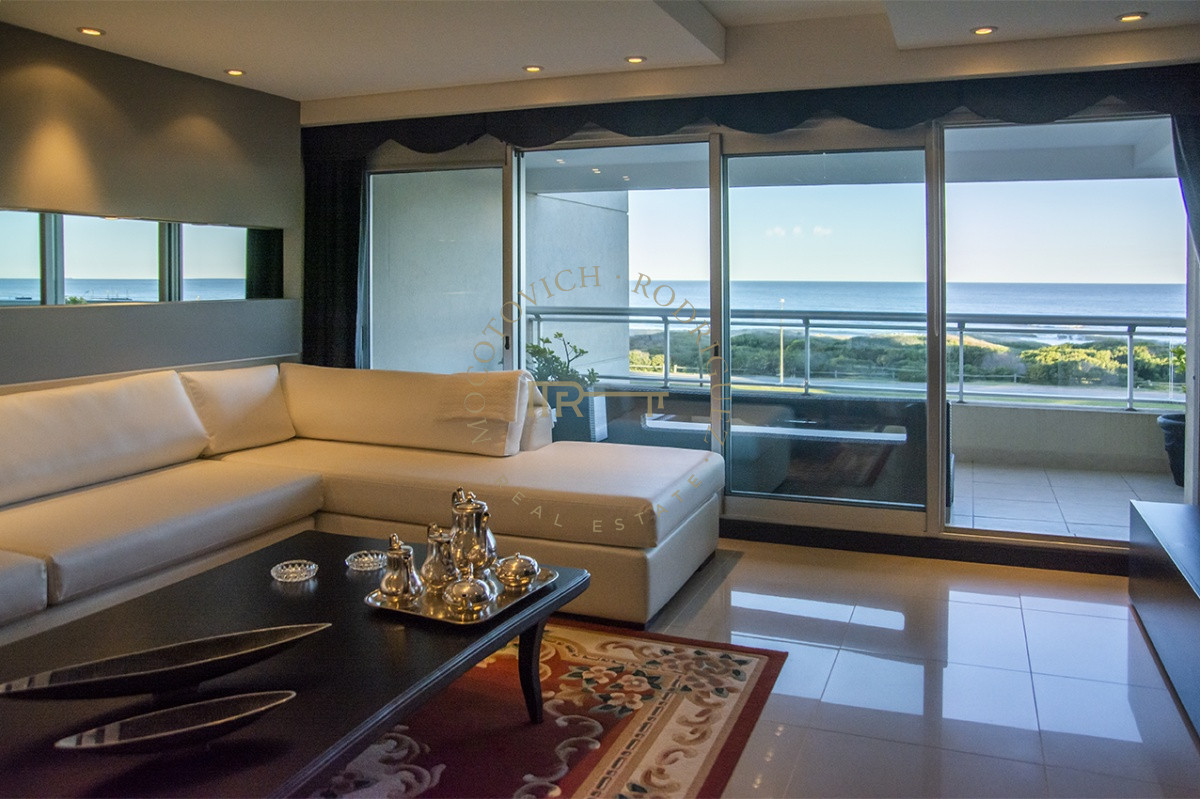 Apartamento ID.2947 - Departamento en venta frente al mar. Torre Lobos, Playa Brava, 3 dormitorios.