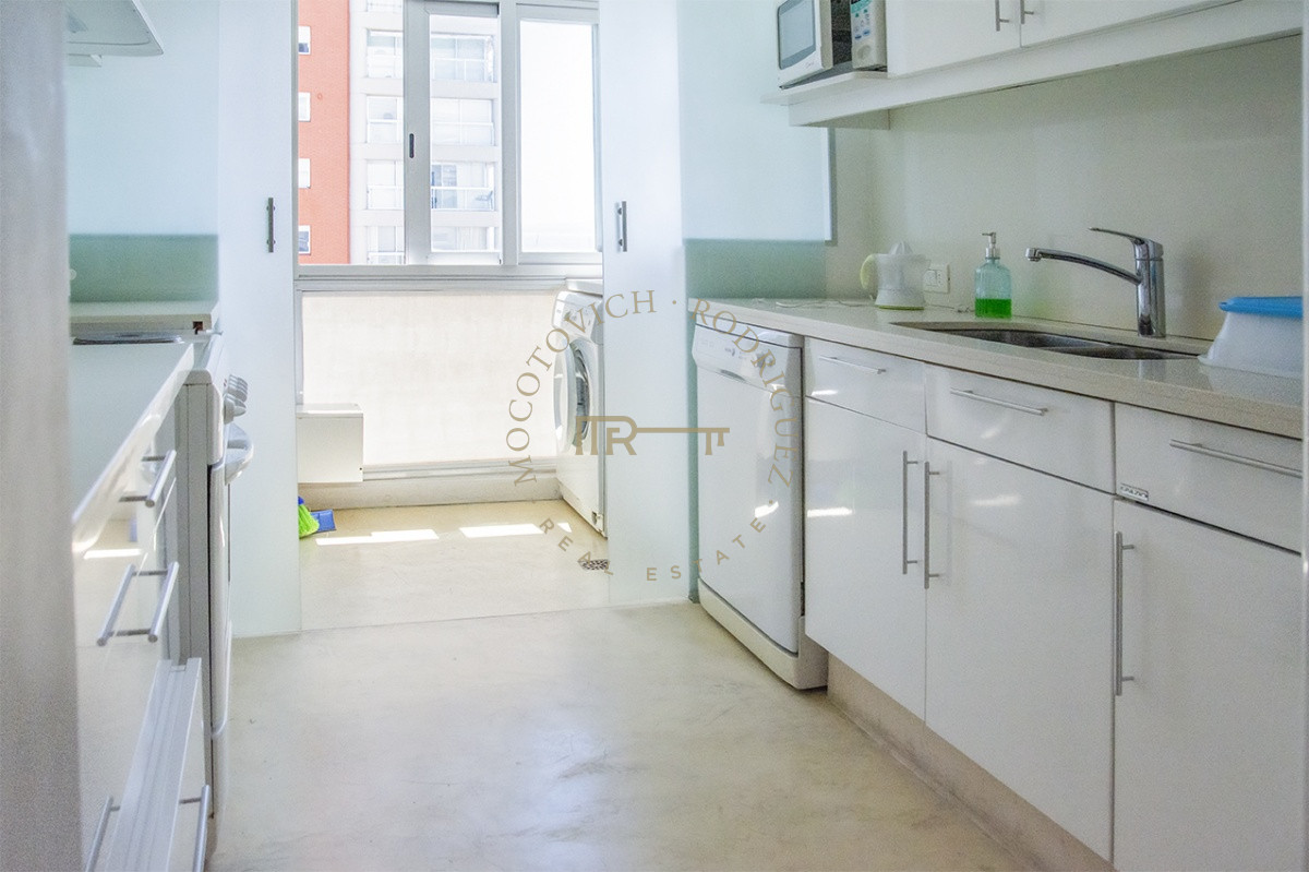 Apartamento ID.1948 - OPORTUNIDAD EN Garden Tower, unidad reciclada en su totalidad. 3 dormitorios en Península. Punta del Este 