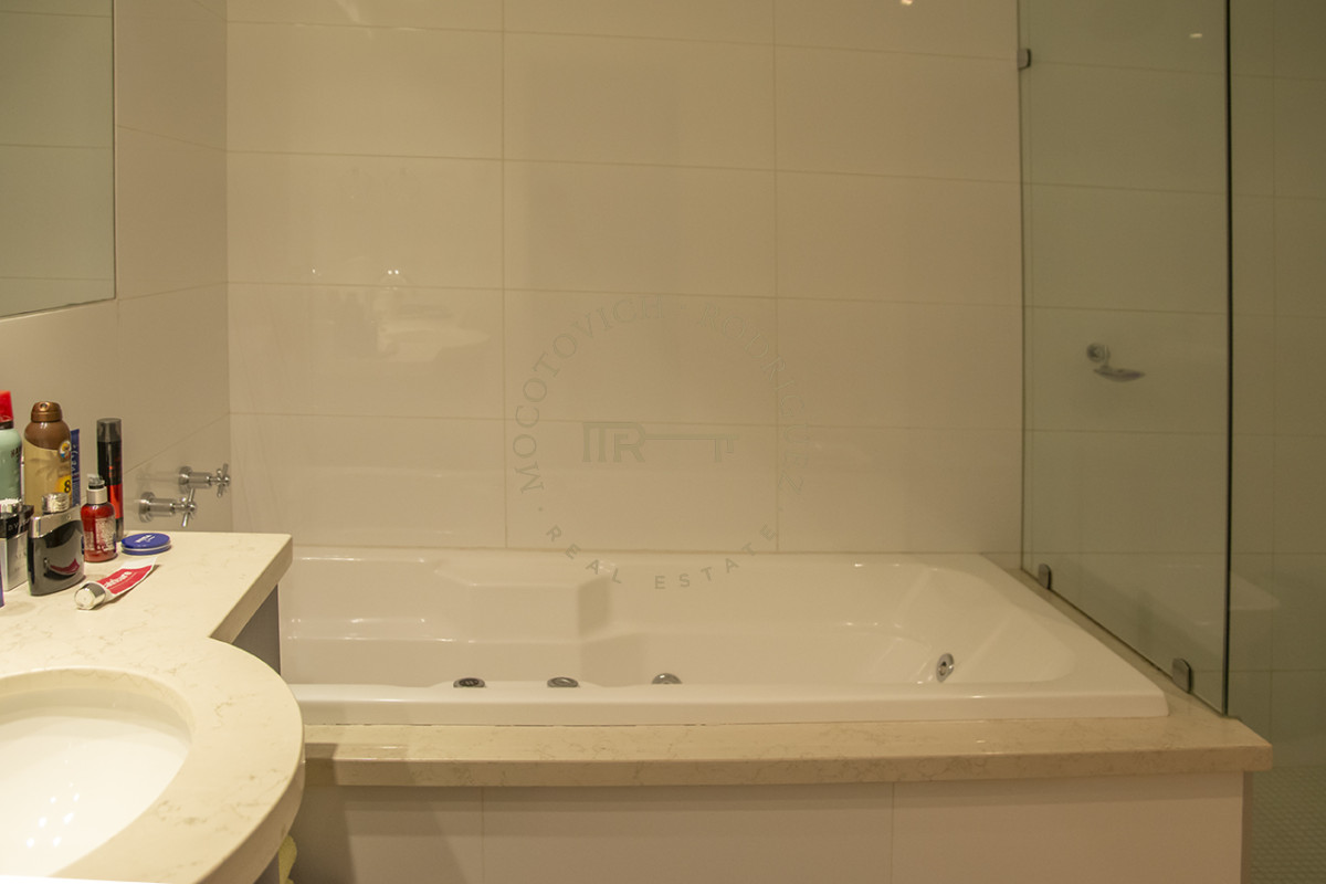 Apartamento ID.2947 - Departamento en venta frente al mar. Torre Lobos, Playa Brava, 3 dormitorios.