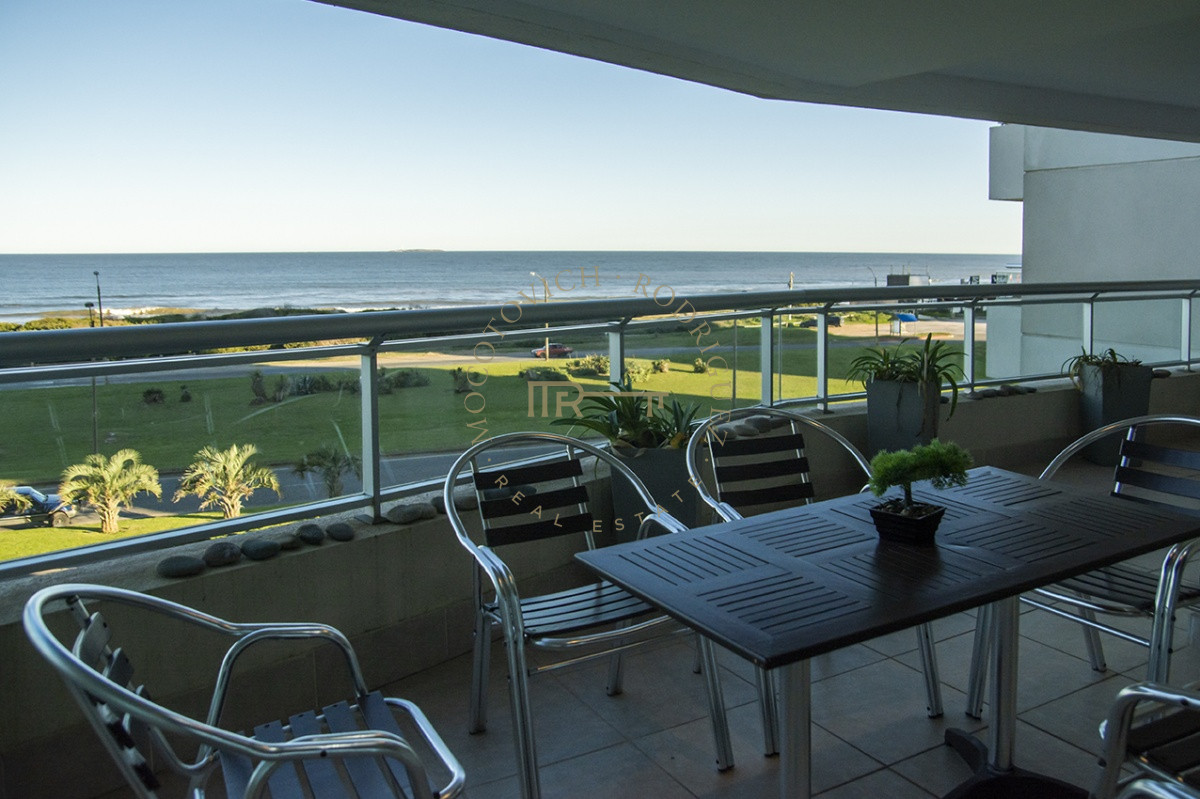 Apartamento ID.2949 - Departamento en venta frente al mar. Torre Lobos, Playa Brava, 3 dormitorios.