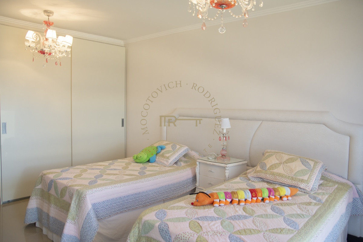 Apartamento ID.2947 - Departamento en venta frente al mar. Torre Lobos, Playa Brava, 3 dormitorios.