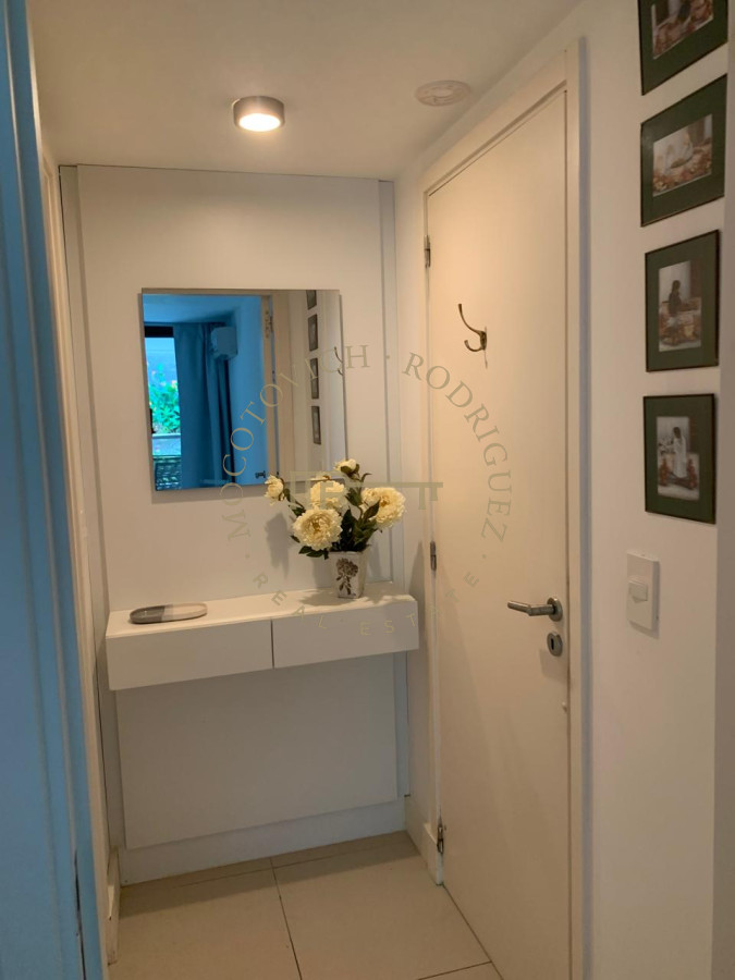 Apartamento ID.2043 - Vende apartamento de 1 dormitorio en edificio unique, Punta del Este