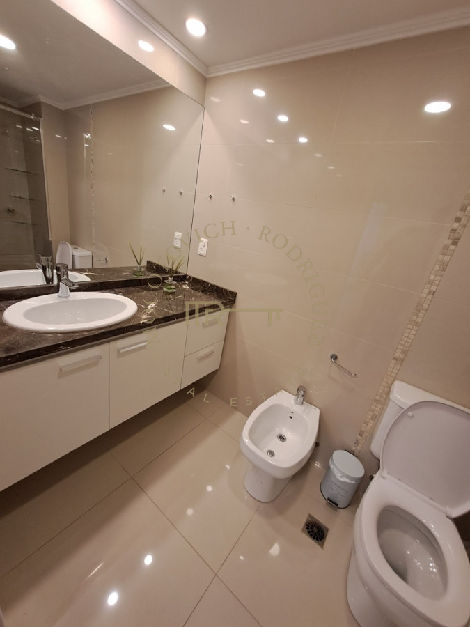 Apartamento ID.3529 - Apartamento de Venta en Edificio Lafayette , Punta del este , Roosevelt 