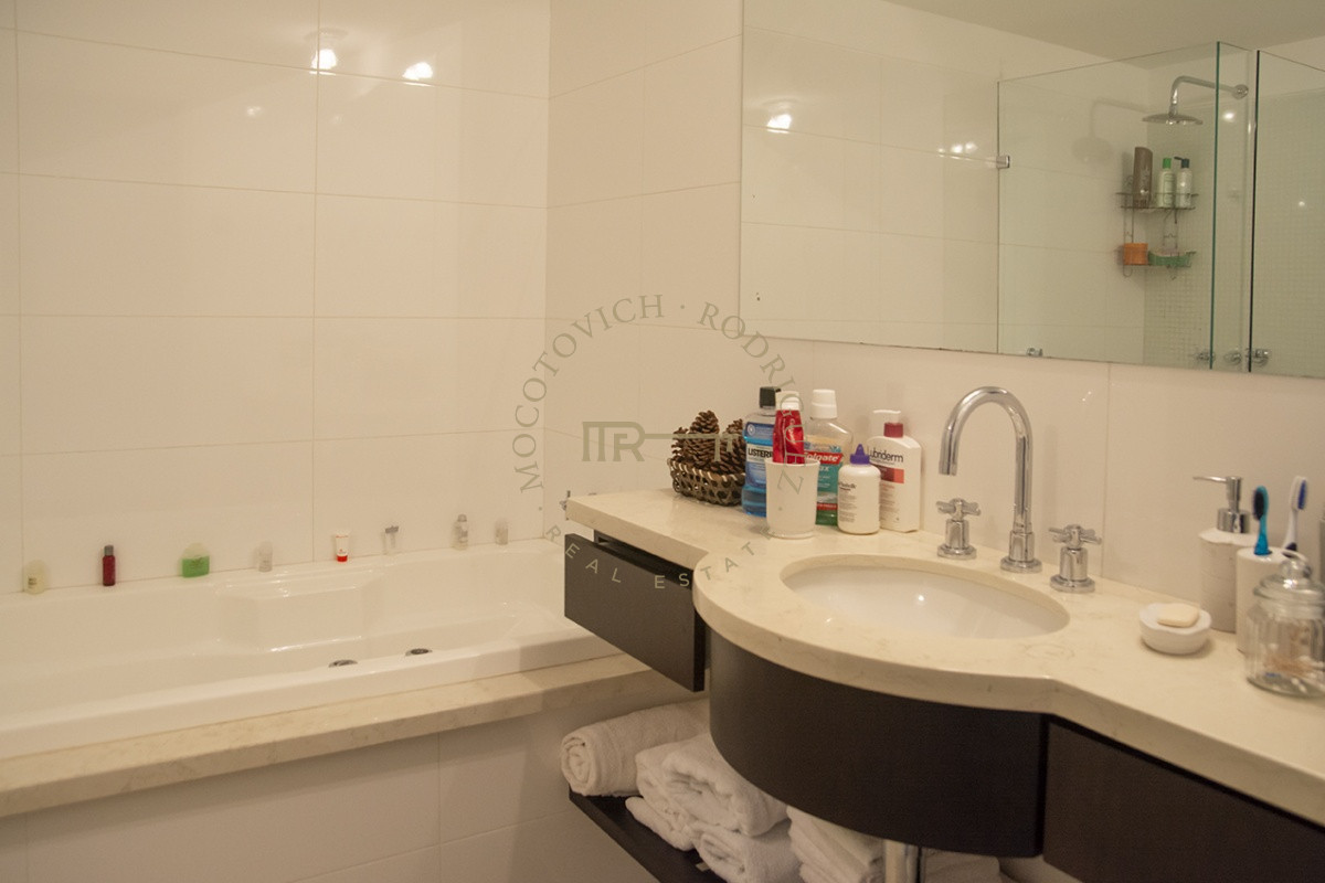 Apartamento ID.2949 - Departamento en venta frente al mar. Torre Lobos, Playa Brava, 3 dormitorios.