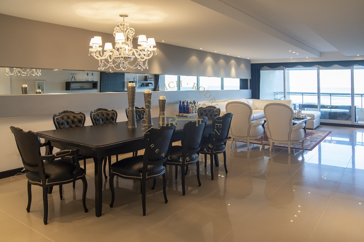 Apartamento ID.2947 - Departamento en venta frente al mar. Torre Lobos, Playa Brava, 3 dormitorios.