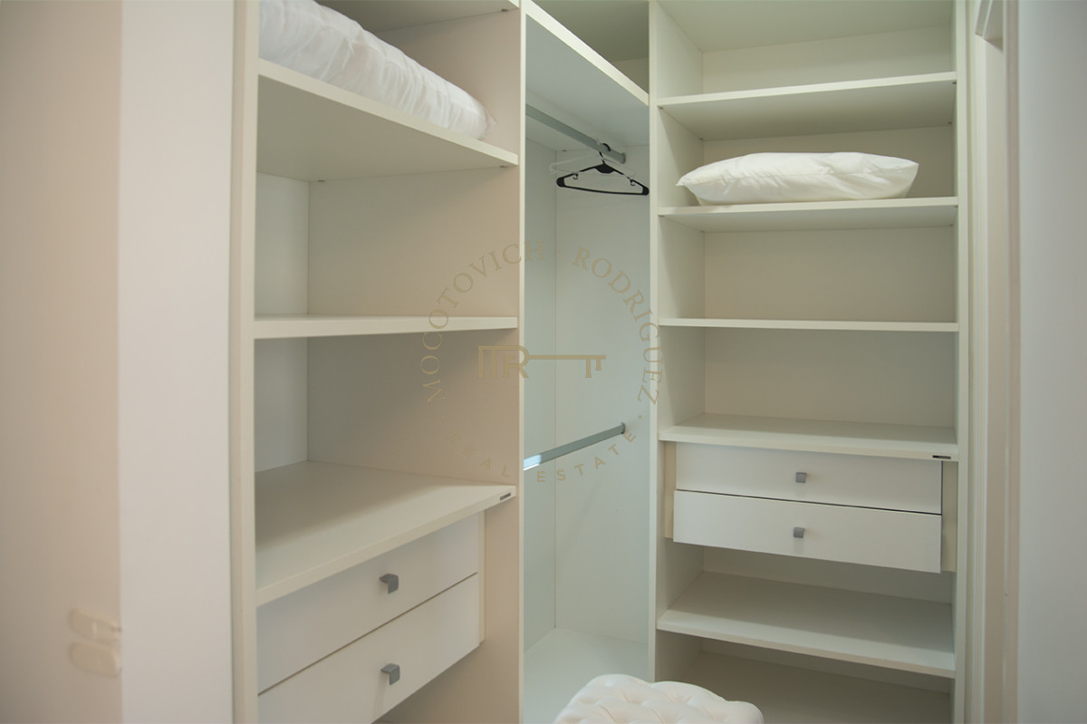Apartamento ID.2947 - Departamento en venta frente al mar. Torre Lobos, Playa Brava, 3 dormitorios.