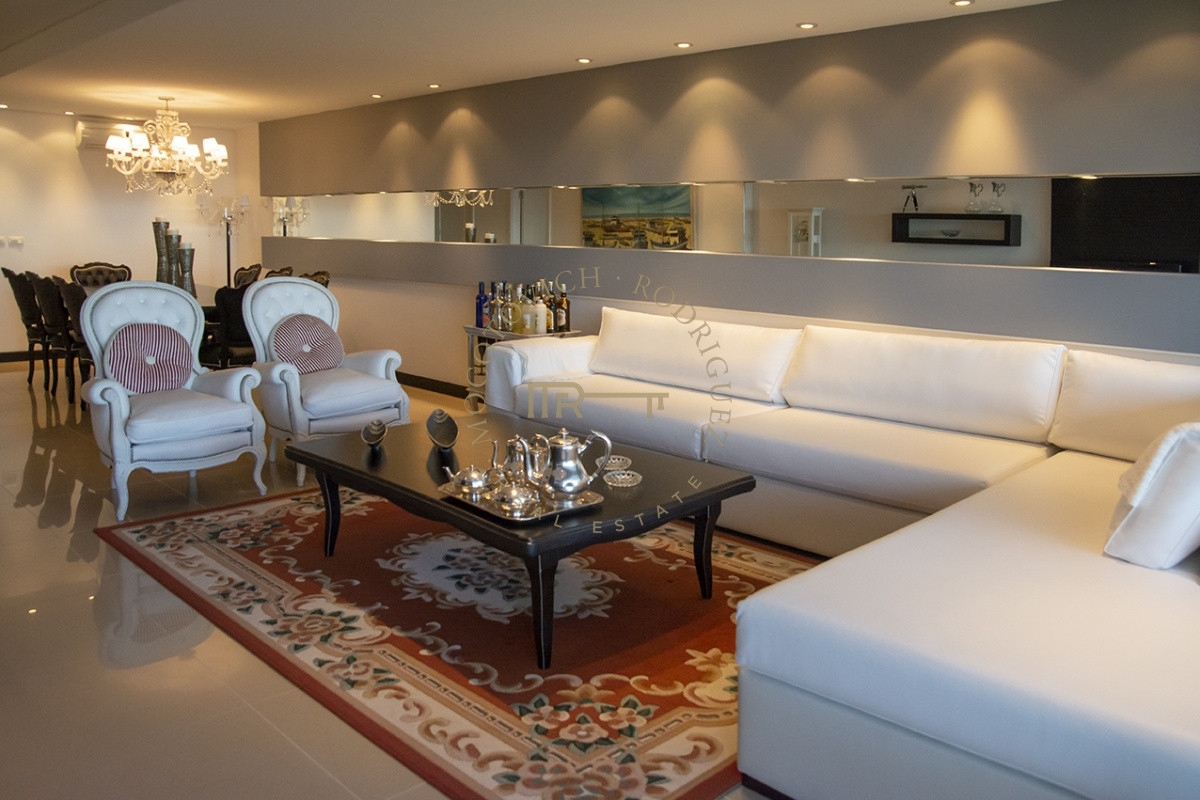 Apartamento ID.2947 - Departamento en venta frente al mar. Torre Lobos, Playa Brava, 3 dormitorios.