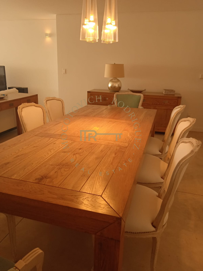 Apartamento ID.1948 - OPORTUNIDAD EN Garden Tower, unidad reciclada en su totalidad. 3 dormitorios en Península. Punta del Este 