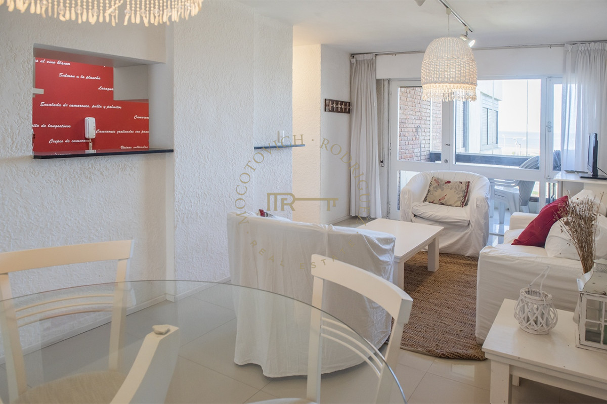 Apartamento ID.2080 - Cómodo y agradable apartamento en edificio Panorama VI, muy cerca de la playa Brava al final de la Av. Chiverta.