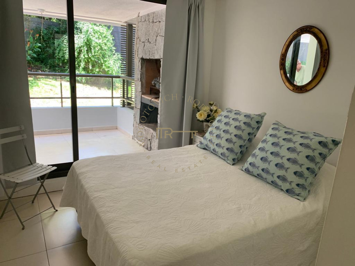 Apartamento ID.2043 - Vende apartamento de 1 dormitorio en edificio unique, Punta del Este