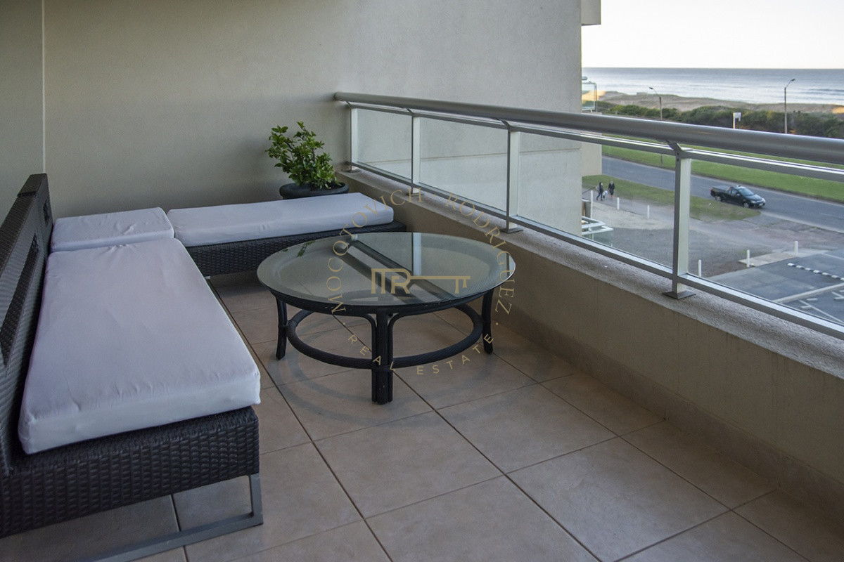 Apartamento ID.2947 - Departamento en venta frente al mar. Torre Lobos, Playa Brava, 3 dormitorios.
