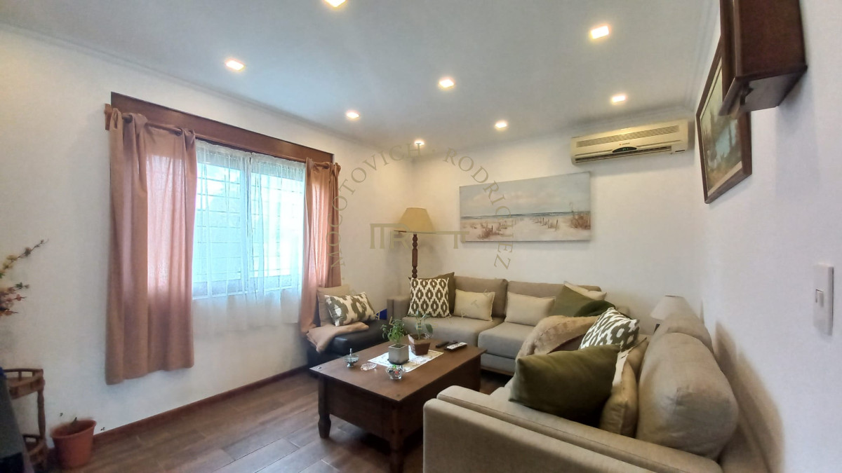 Casa ID.1909 - Vende casa de 3 dormitorios, en excelente estado, Pinares, Punta del Este 