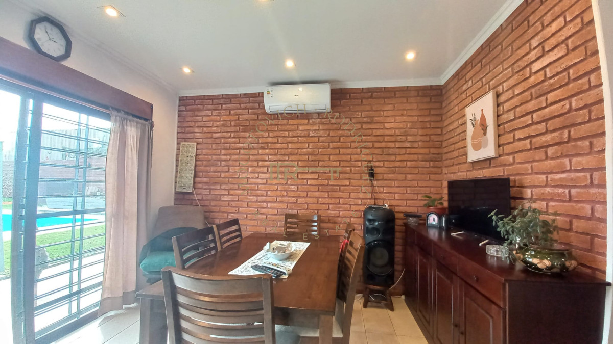 Casa ID.1909 - Vende casa de 3 dormitorios, en excelente estado, Pinares, Punta del Este 