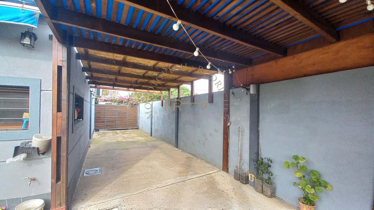 Casa ID.1909 - Vende casa de 3 dormitorios, en excelente estado, Pinares, Punta del Este 
