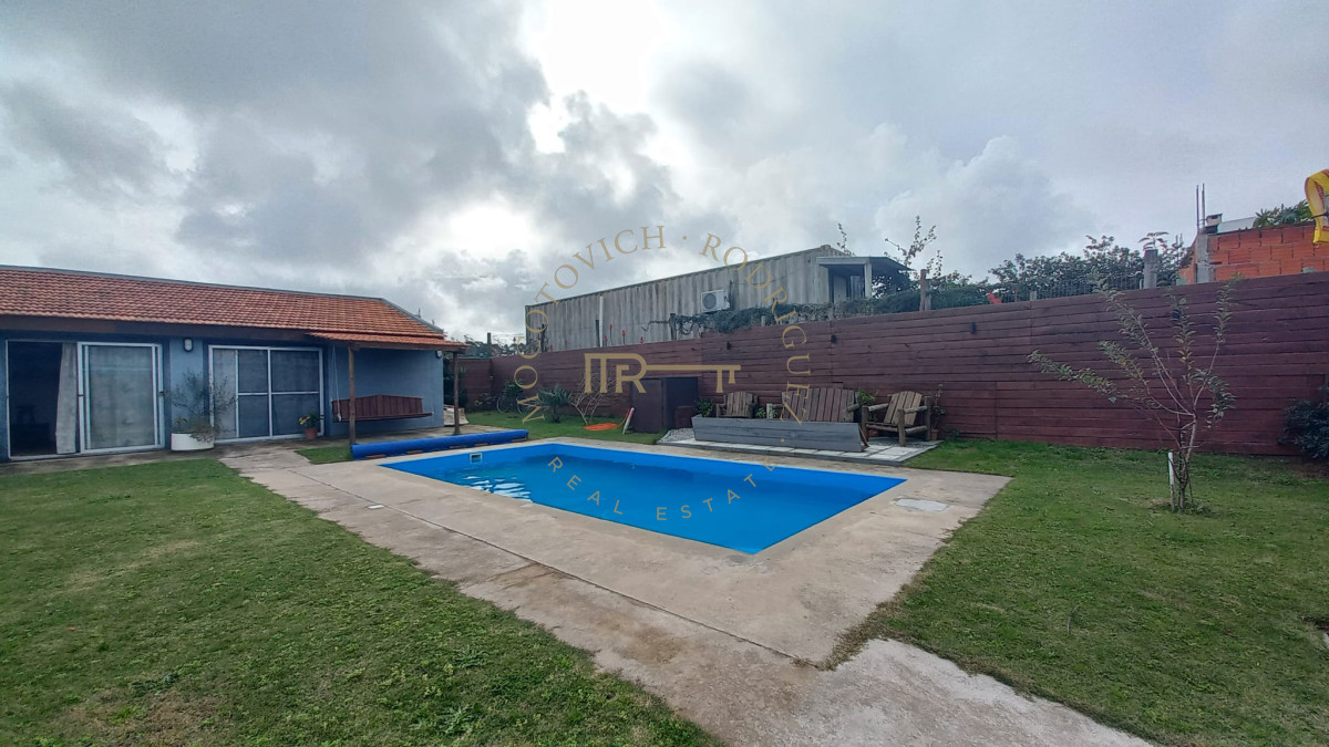 Casa ID.1909 - Vende casa de 3 dormitorios, en excelente estado, Pinares, Punta del Este 