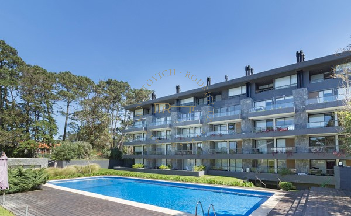 Apartamento ID.2043 - Vende apartamento de 1 dormitorio en edificio unique, Punta del Este