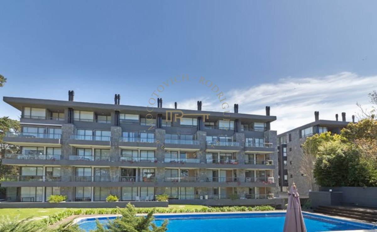 Apartamento ID.2043 - Vende apartamento de 1 dormitorio en edificio unique, Punta del Este
