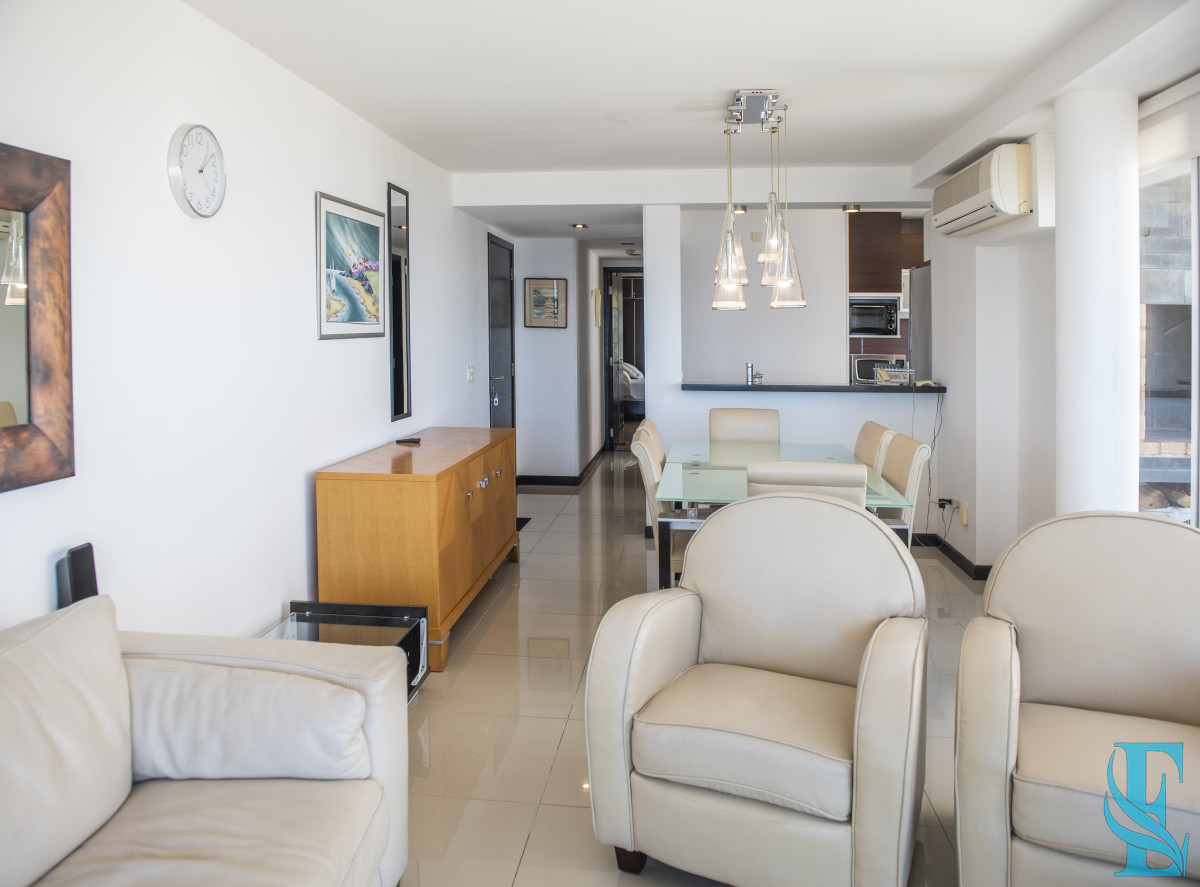 Apartamento ID.926 - Vende hermoso Penthouse en Playa Mansa con azotea propia en Punta del Este