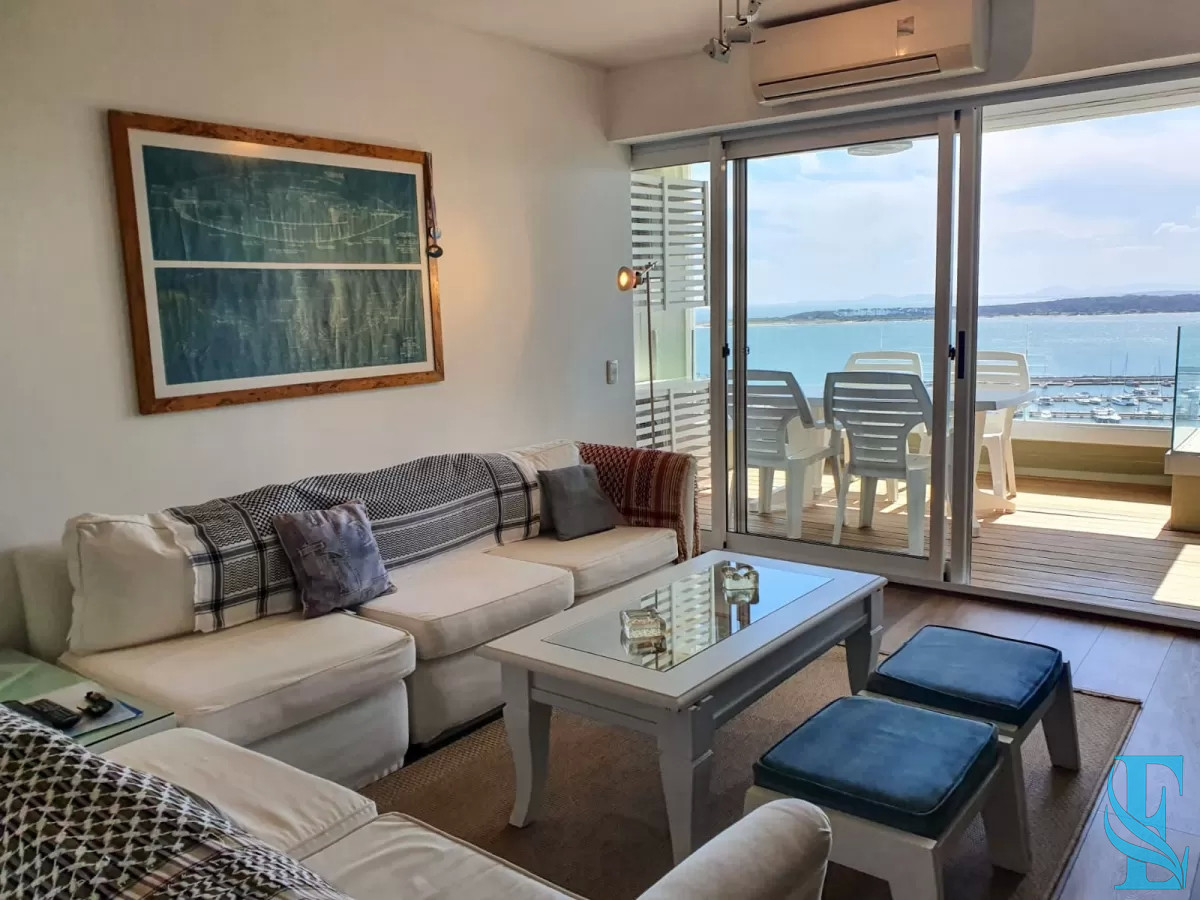 Apartamento ID.682 - Departamento de 3 dormitorios + dep. en venta en Edif. Fontemar, vista al Puerto