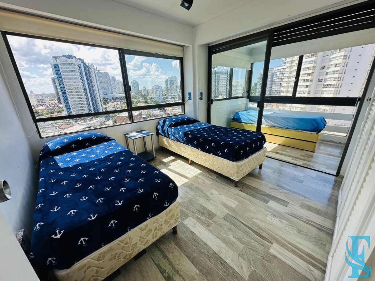 Apartamento ID.555 - Apartamento en venta de 3 dormitorios en Playa Brava , Punta del este 