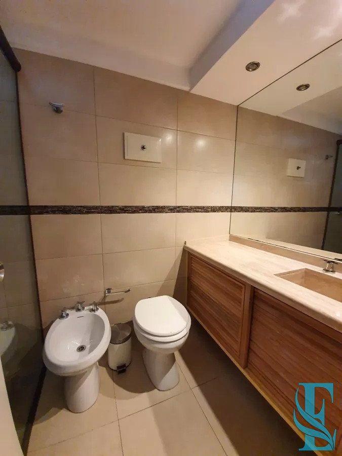 Apartamento ID.682 - Departamento de 3 dormitorios + dep. en venta en Edif. Fontemar, vista al Puerto
