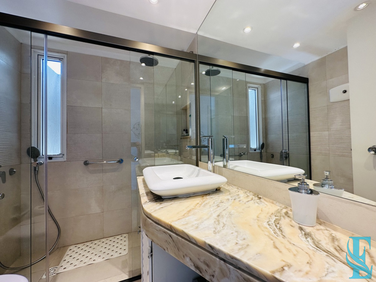Apartamento ID.555 - Apartamento en venta de 3 dormitorios en Playa Brava , Punta del este 