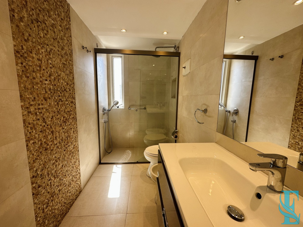 Apartamento ID.555 - Apartamento en venta de 3 dormitorios en Playa Brava , Punta del este 