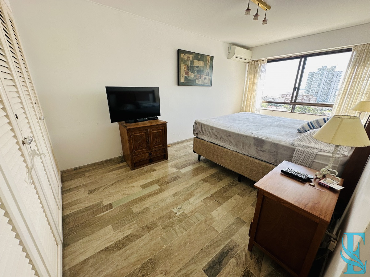 Apartamento ID.555 - Apartamento en venta de 3 dormitorios en Playa Brava , Punta del este 
