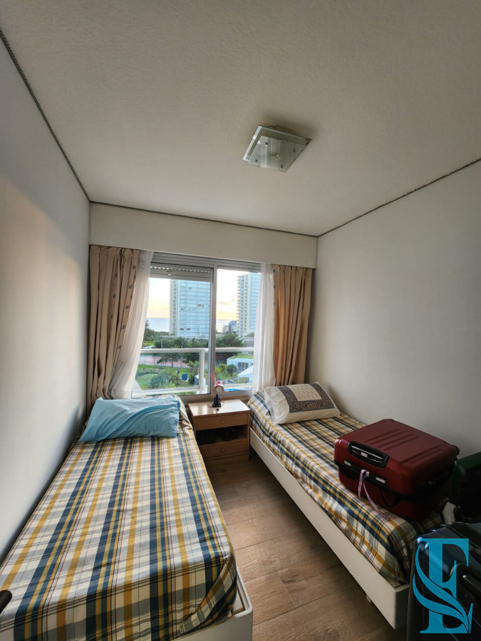 Apartamento ID.551 -  Apartamento en venta frente al mar 2 dormitorios , Playa Mansa 