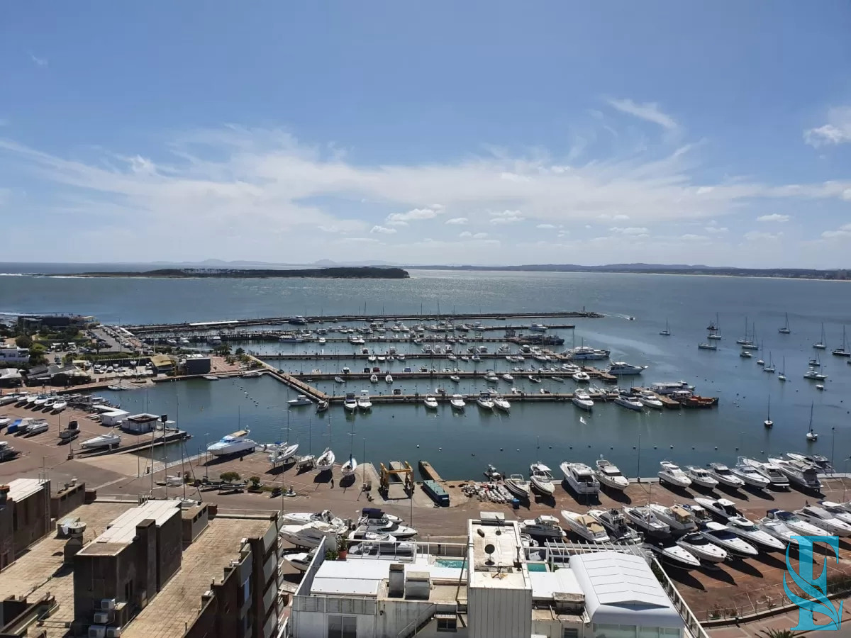 Apartamento ID.682 - Departamento de 3 dormitorios + dep. en venta en Edif. Fontemar, vista al Puerto
