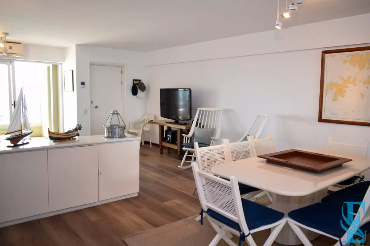 Apartamento ID.682 - Departamento de 3 dormitorios + dep. en venta en Edif. Fontemar, vista al Puerto