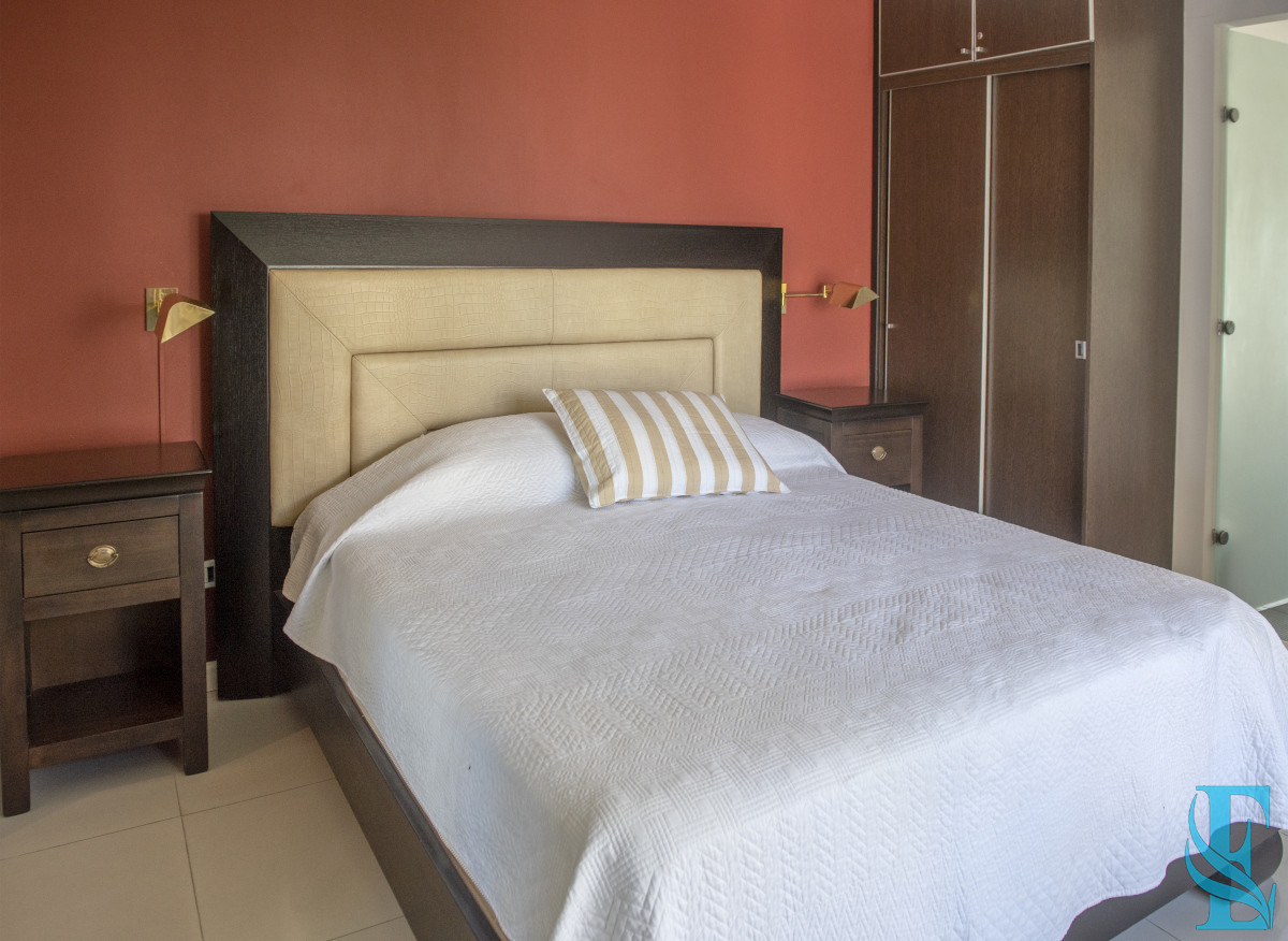 Apartamento ID.926 - Vende hermoso Penthouse en Playa Mansa con azotea propia en Punta del Este