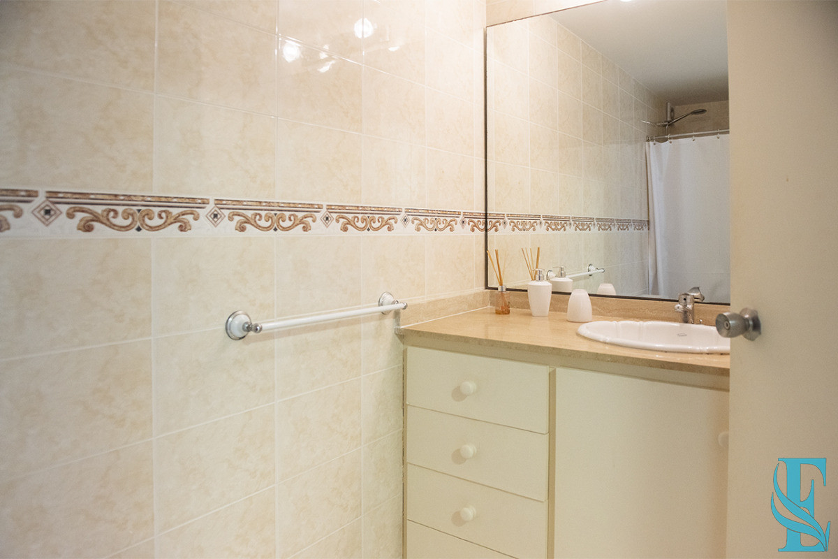 Apartamento ID.877 - Apartamento de 1 dormitorio y medio en venta en Peninsula, vista al mar. 