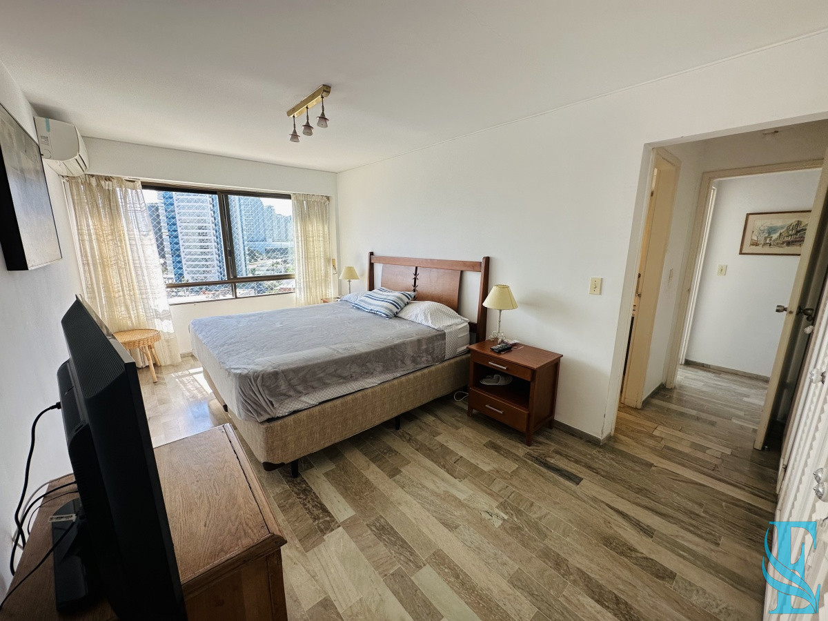 Apartamento ID.555 - Apartamento en venta de 3 dormitorios en Playa Brava , Punta del este 