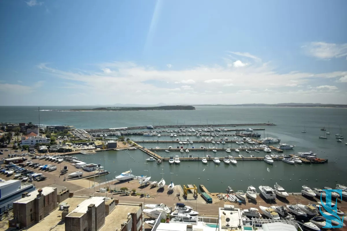 Apartamento ID.682 - Departamento de 3 dormitorios + dep. en venta en Edif. Fontemar, vista al Puerto