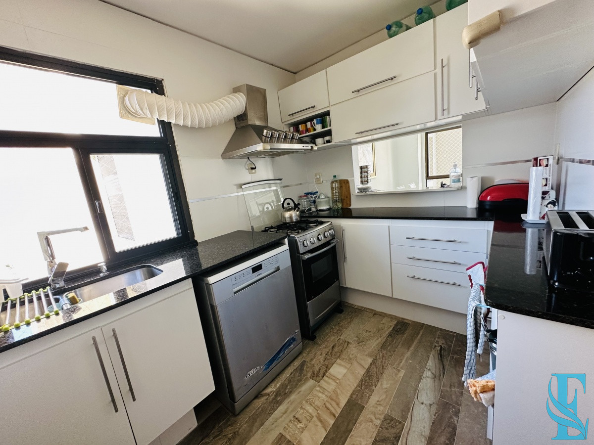 Apartamento ID.555 - Apartamento en venta de 3 dormitorios en Playa Brava , Punta del este 